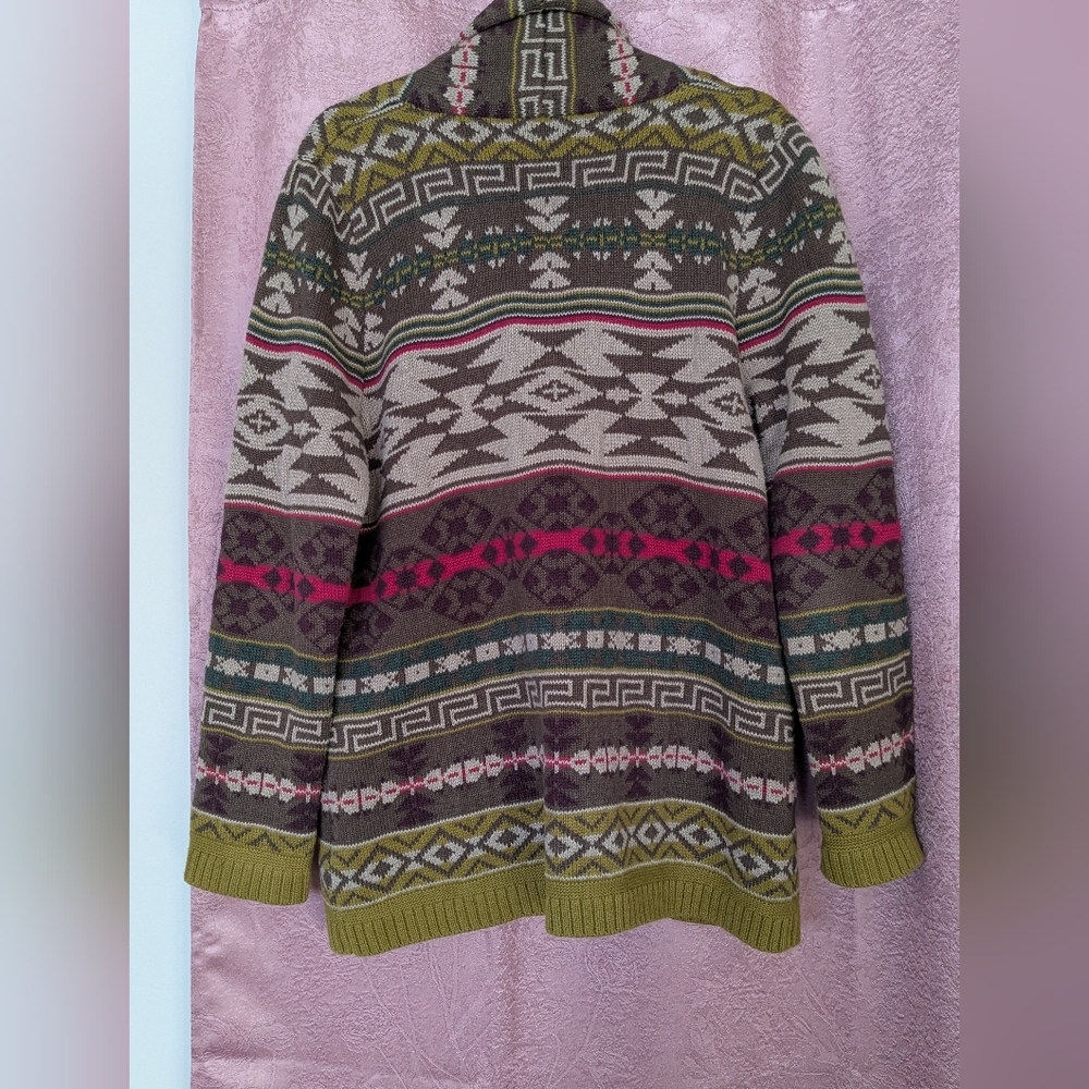 Patterned Women's Sweater with Button Closure - image 2